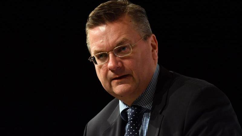 DFB-Chef Grindel sagt Teilnahme an Verbandstag zu Reinhard Grindel