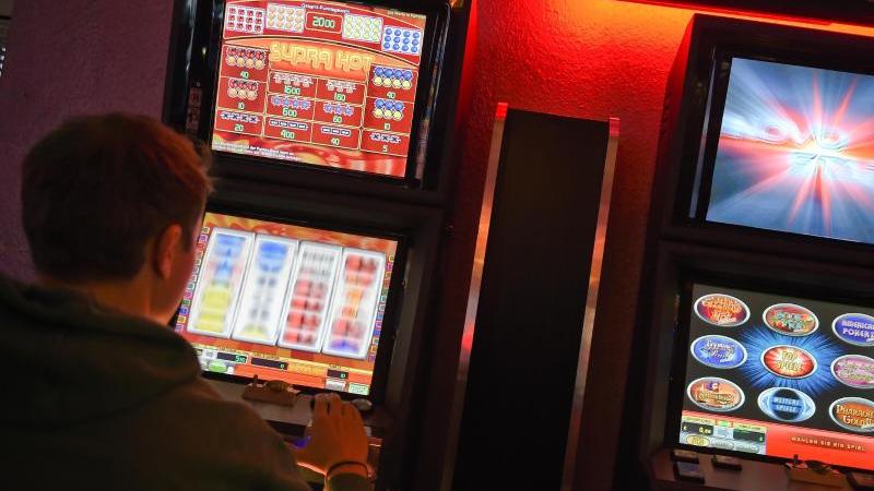 Manipulierte Spielautomaten: Millionen eingezogen Spielhalle