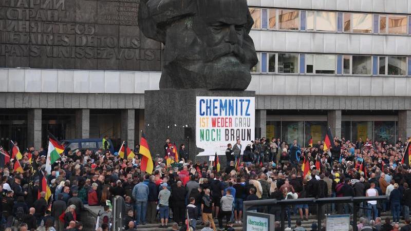 Bis zu 3500 Teilnehmer bei Demonstration von Pro Chemnitz Demonstration von Pro Chemnitz