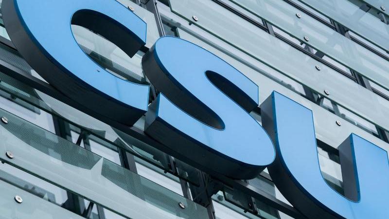 CSU-Wahlprogramm: "Sicherheit und Orientierung" Logo der CSU