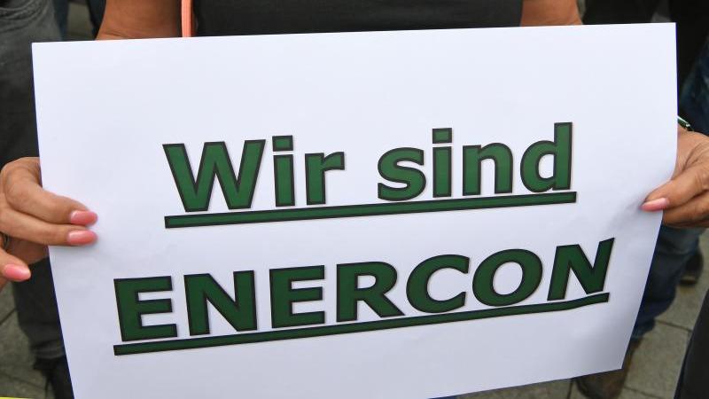 Gewerkschaft: Kundgebung gegen Jobabbau bei Enercon Demonstration gegen Entlassungen bei Enercon