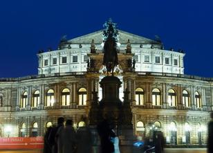 Die Bühnentechnik der Semperoper in Dresden ist aufwendig erneuert worden. ... weiterlesen