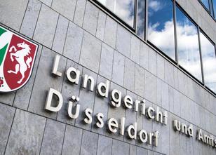 Eine Bloggerin soll versucht haben, einen Düsseldorfer Schönheitschirurgen ... weiterlesen