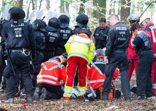 Nach dem tödlichen Sturz eines Journalisten im Hambacher Forst verlangt das... weiterlesen