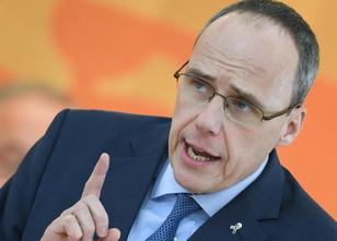 Hessens Innenminister Peter Beuth (CDU) informiert sich heute in Wiesbaden ... weiterlesen