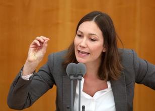 Die rheinland-pfälzische Ampel-Regierung hat sich vor die DGB-Jugend gestel... weiterlesen