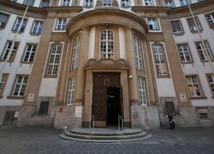 Wegen Handels mit Potenzmitteln und Muskelpräparaten ist ein 59 Jahre alter... weiterlesen