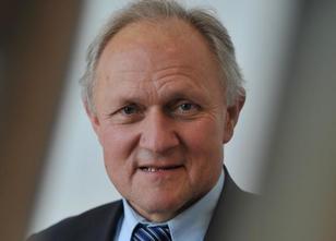Der Deutsche Sprachpreis geht in diesem Jahr an Josef Kraus. Der langjährig... weiterlesen