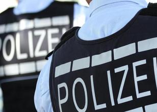 Die Polizei hat bei mehreren Verdächtigen einer selbst ernannten Bürgerwehr... weiterlesen