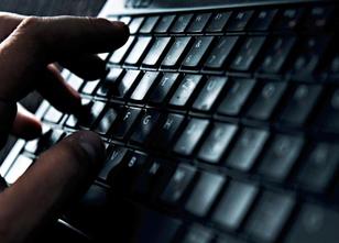 An einem Computer der Berliner Polizei ist ein sogenannter Keylogger zum Au... weiterlesen