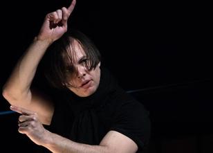 Mit minutenlangem Applaus ist Stardirigent Teodor Currentzis für sein Debüt... weiterlesen
