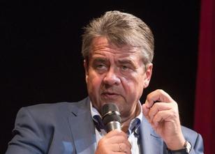 Ex-Außenminister Sigmar Gabriel wird heute Ehrenbürger von Goslar. Zu dem F... weiterlesen