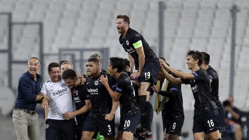 Genugtuung & Schreihälse für Frankfurt: "Können halt Europa" Überraschender Sieger