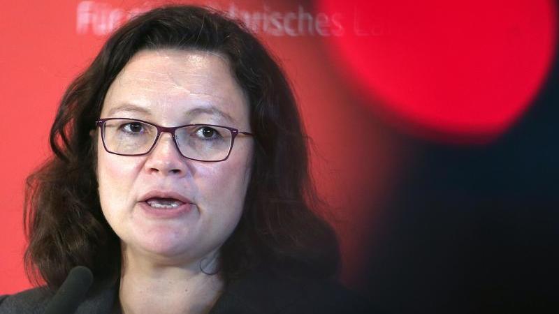Neuverhandlung des Maaßen-Deals Merkel in Berlin