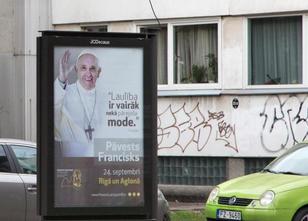 Papst Franziskus bricht heute (07.30 Uhr) zu seiner ersten Reise in die bal... weiterlesen