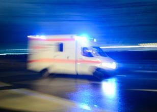 Eine Fußgängerin ist in Berlin-Tiergarten von einem Auto angefahren und leb... weiterlesen