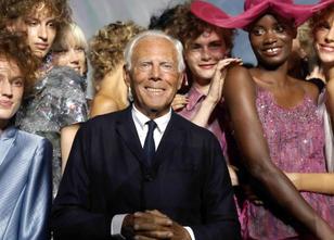 Rosa! Türkis! Blau! Giorgio Armani lässt im Frühjahr/Sommer 2019 die Farben... weiterlesen