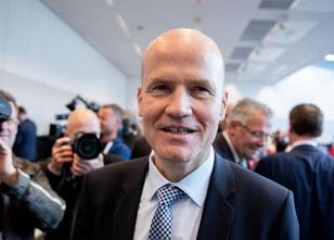 Nach seiner Wahl zum neuen Unionsfraktionschef bemüht sich Ralph Brinkhaus,... weiterlesen