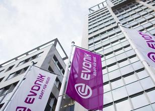 Der Spezialchemie-Konzern Evonik legt seine Geschäfte mit Vorprodukten für ... weiterlesen