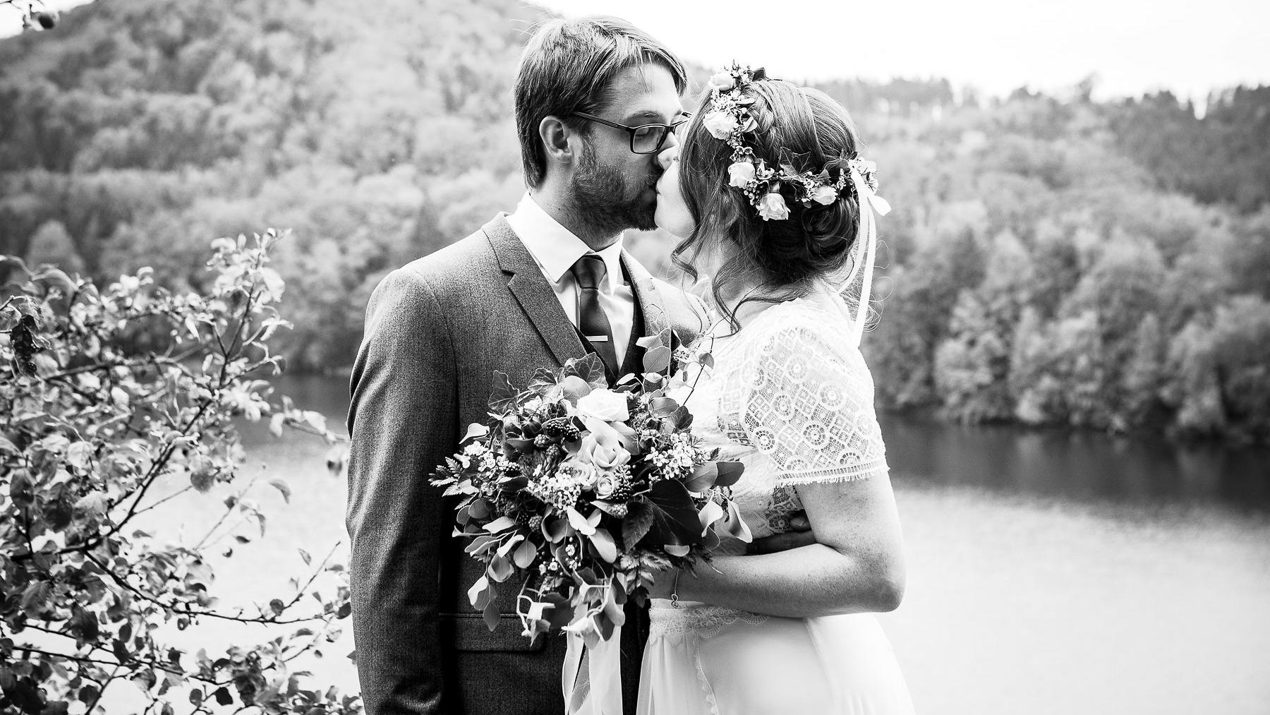 GZSZ-Star Olivia Marei: So schön war ihre Traumhochzeit Wunderschönes Paar: Olivia Marei und ihr Mann Johannes.