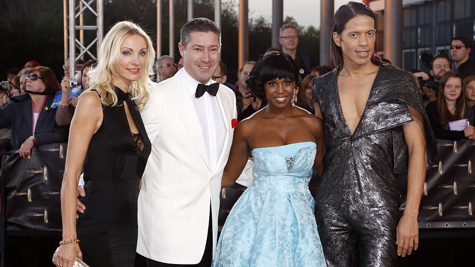 "Let's Dance"-Juror Joachim Llambi: Ehe-Aus mit seiner Ilona nach 13 Jahren Ilona war oft bei "Let's Dance" an der Seite von Joachim Llambi, Motsi Mabuse und Jorge Gonzalez zu sehen, so auch hier 2013.