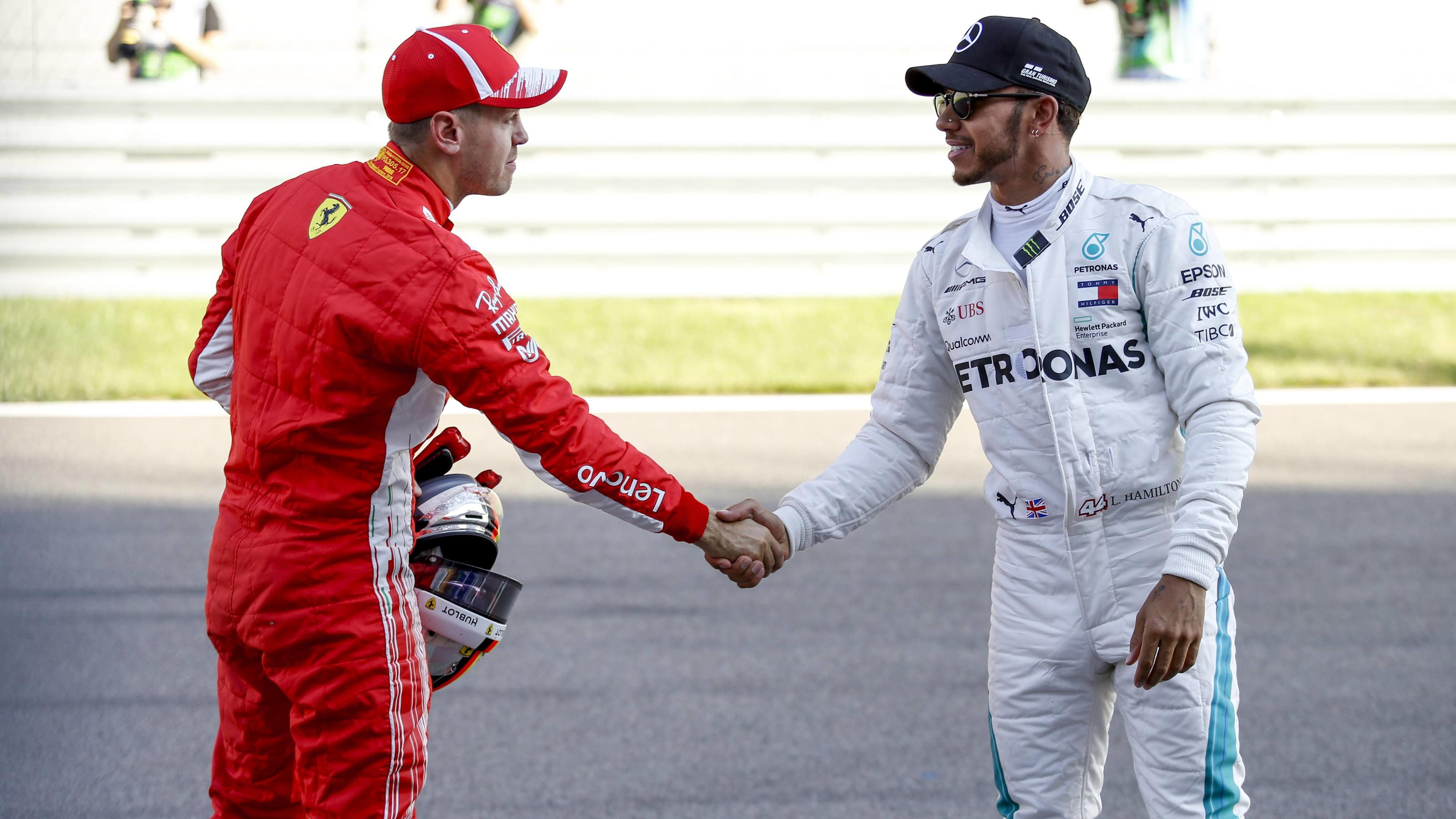 Formel 1: Lewis Hamilton nimmt Sebastian Vettel nach Japan-GP vor den Medien in Schutz Motorsports: FIA Formula One World Championship WM Weltmeisterschaft 2018, Grand Prix of Russia, 5 Sebastian Vettel (GER, Scuderia Ferrari), 44 Lewis Hamilton (GBR, Mercedes AMG Petronas Motorsport), Sochi Russia