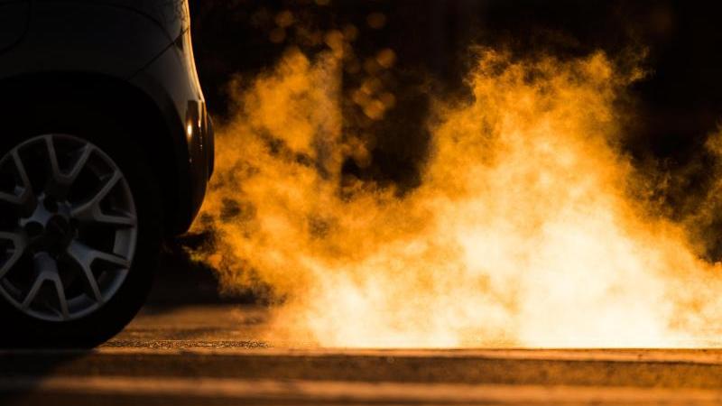EU-Staaten für schärfere CO2-Grenzwerte für Autos EU-Staaten für schärfere CO2-Standards