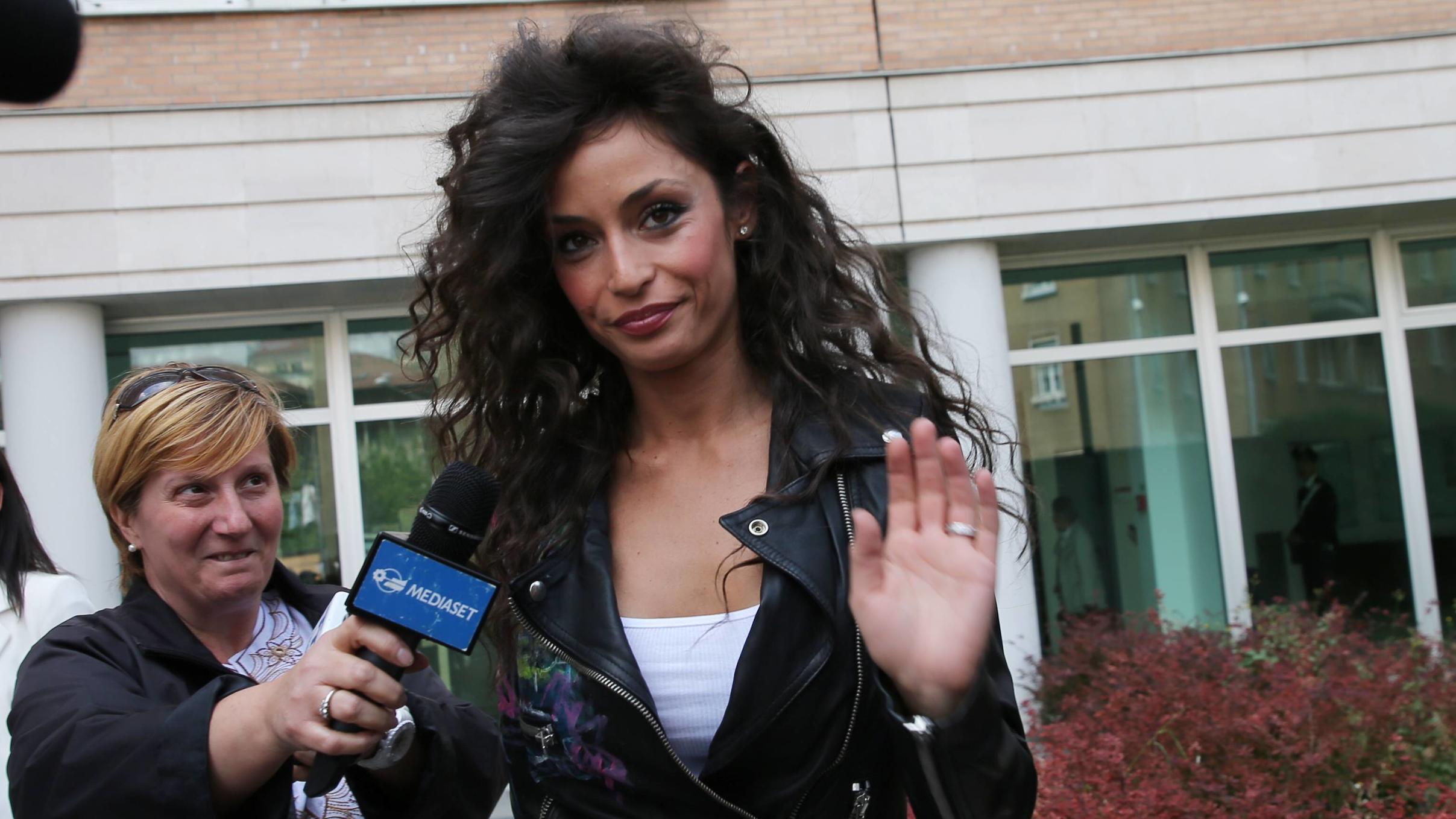 Cristiano Ronaldos Ex-Freundin Raffaela Fico ergreift Partei für CR7 Raffaella Fico hat Partei für ihren Ex-Freund Cristiano Ronaldo ergriffen