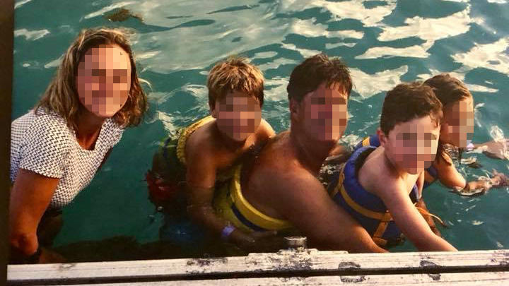 Angehörige suchen "Helden von Mallorca": Der Deutsche soll Úrsula (7) vor dem Ertrinken gerettet haben Bei katastrophalen Überschwemmungen auf Mallorca sind mindestens zehn Menschen ums Leben gekommen.