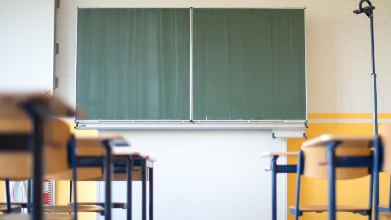 In Thüringen könnte sich der Lehrermangel verschärfen Ein leeres Klassenzimmer