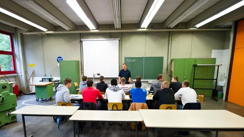 25 530 Ausbildungsverträge in Rheinland-Pfalz unterschrieben Berufsschule