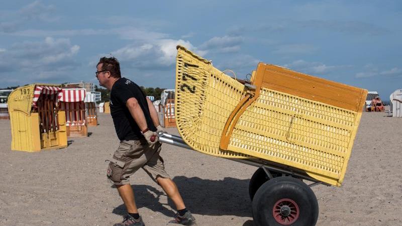 Trotz Herbstferien und Wetter ist Strandkorbsaison vorbei Saisonende an der Ostsee