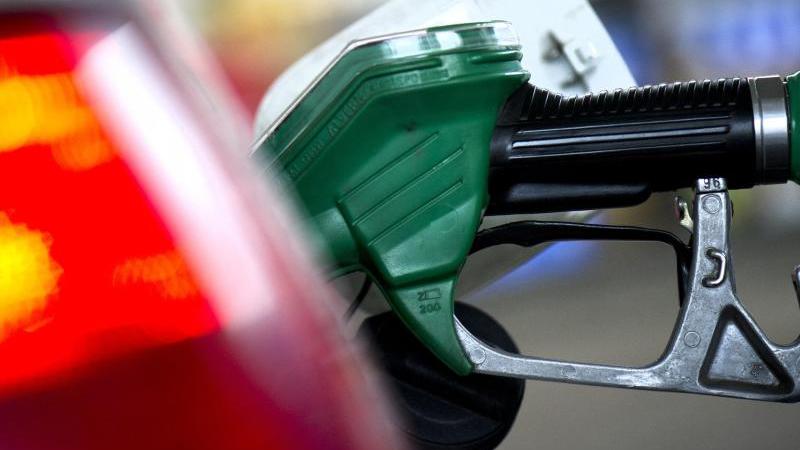 Teuerung in Deutschland auf höchstem Stand seit Herbst 2011 An der Tankstelle