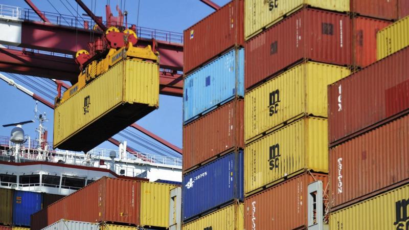 Chinas Außenhandel unerwartet stark Containerumschlag in Qingdao
