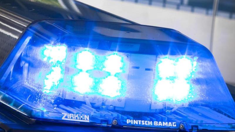 Erwischt: Ohne Führerschein und mit falschem Kennzeichen Blaulicht