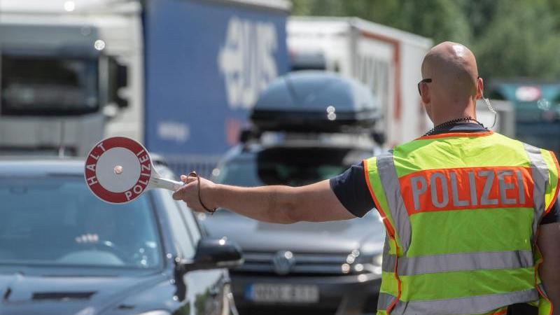 Deutschland verlängert Kontrollen an Grenze zu Österreich Grenzkontrolle