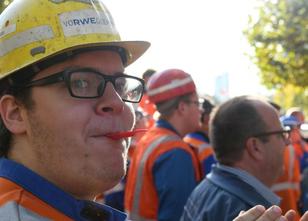 Tausende Mitarbeiter des Energiekonzerns RWE haben Zufahrten zu den Tagebau... weiterlesen