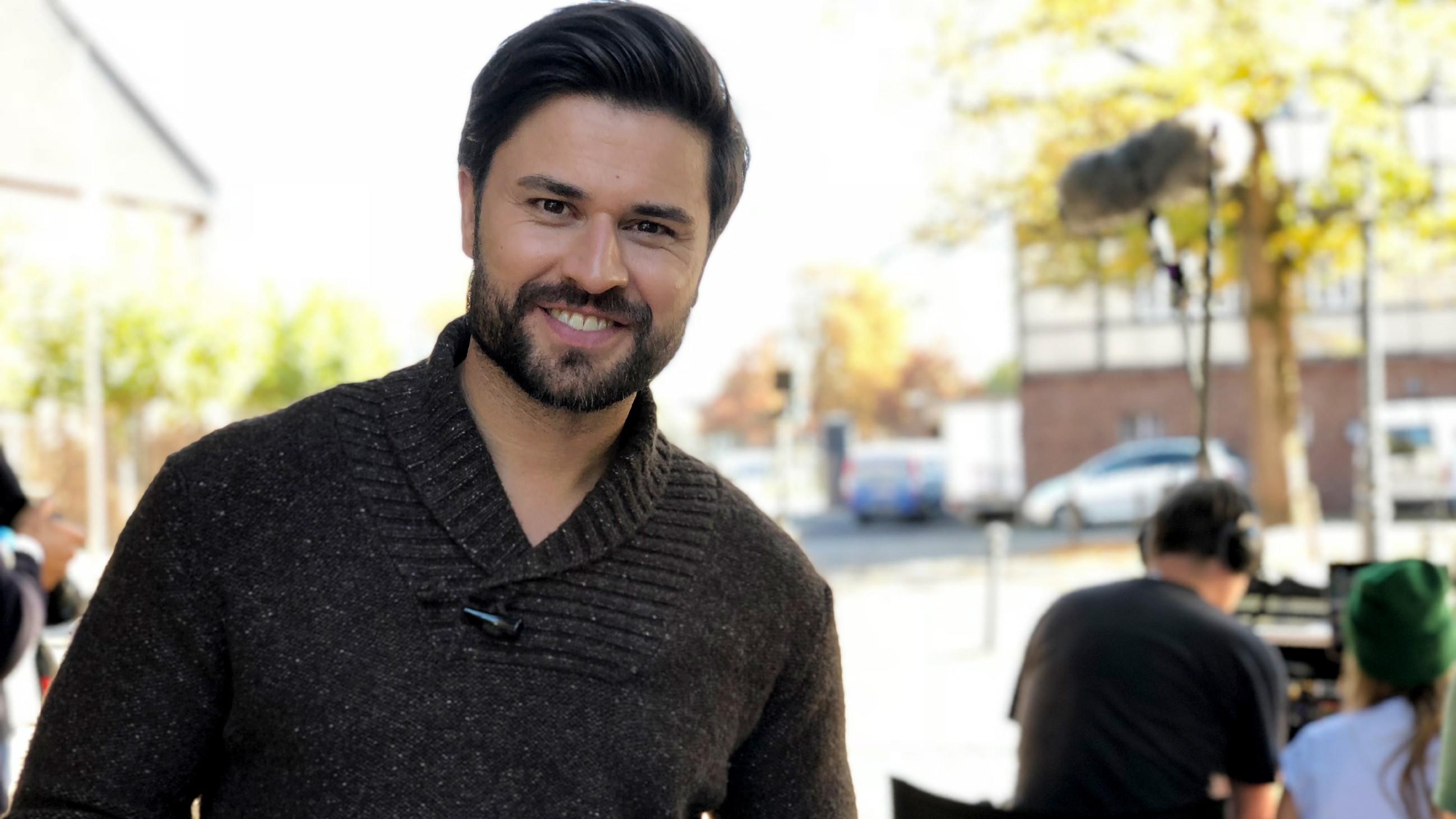 "Unter Uns"-Star Miloš Vuković steht für "Freundinnen – Jetzt erst recht" vor der Kamera Der "Unter Uns"-Schauspieler wird im Dezember und Januar bei "Freundinnen - Jetzt erst recht" zu sehen sein.
