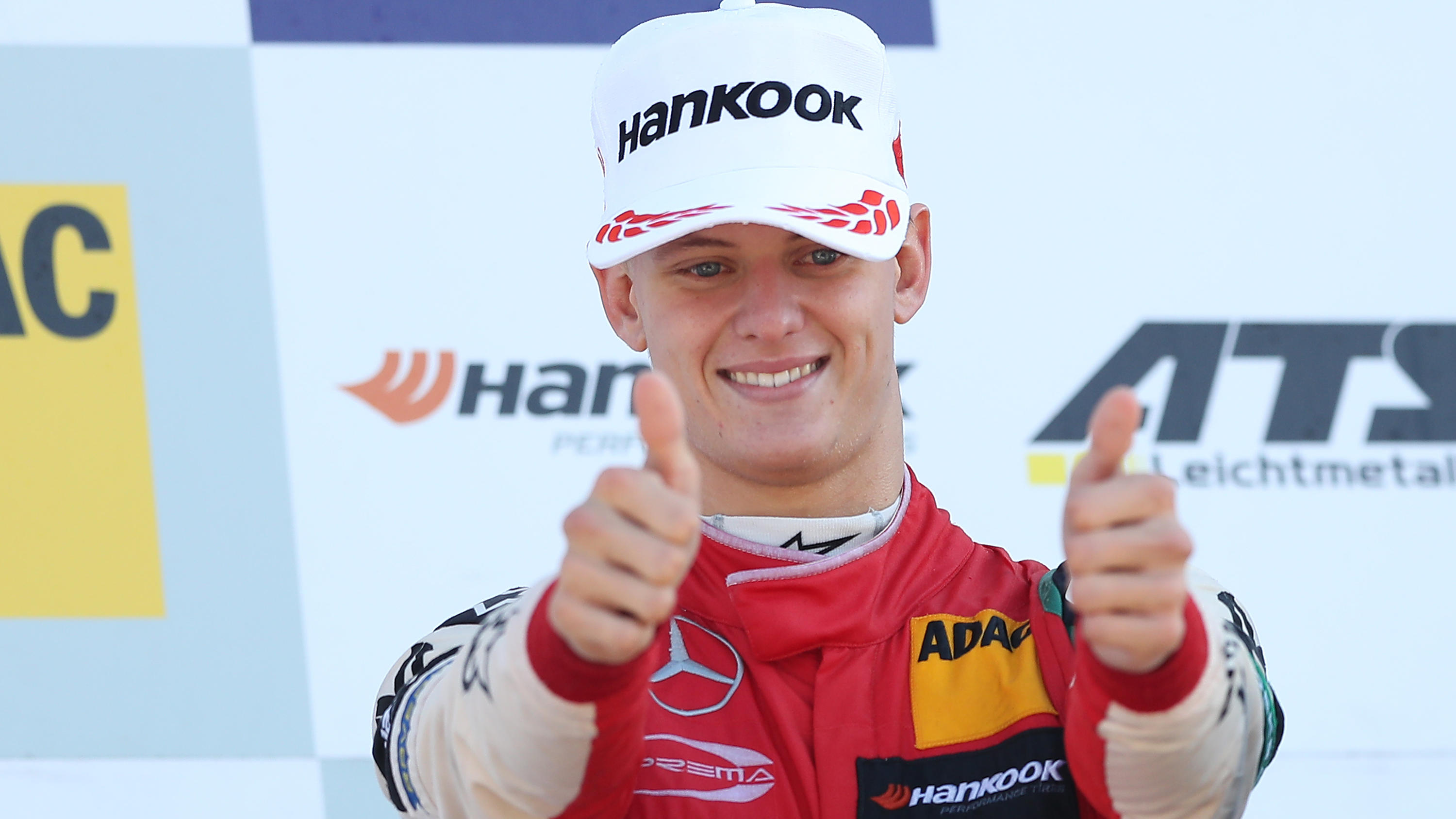 Formel 1: Darum sieht Lewis Hamilton Mick Schumacher schon in der Königsklasse HOCKENHEIM, GERMANY - OCTOBER 14: Mick Schumacher #4 reacts after winning the Formula 3 Championship at the final race of the Formula 3 Championship at Hockenheimring on October 14, 2018 in Hockenheim, Germany. (Photo by Christian Kaspar-Bartke/Bonga