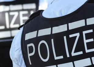 Unbekannte haben am Montagabend einen gefesselten Mann auf dem Parkplatz de... weiterlesen