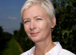 Das zweite Buch eines Autors, heißt es, sei das Schwerste. Auch Dörte Hanse... weiterlesen