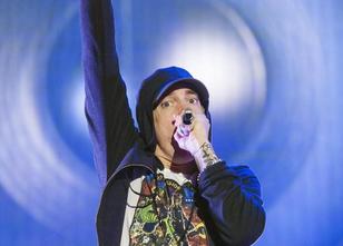In einer äußerst seltenen Videoproduktion hat US-Rapper Eminem seine neue S... weiterlesen
