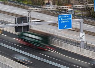 Über dreieinhalb Jahre nach dem Bauunfall an der Schiersteiner Brücke wird ... weiterlesen
