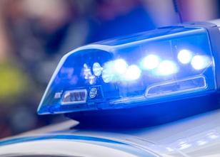Ein Auto ist in Grasberg (Kreis Osterholz) mitten in einen Supermarkt gefah... weiterlesen