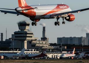 Der Berliner Flughafen Tegel ist nach der Pleite der Fluggesellschaft Air B... weiterlesen