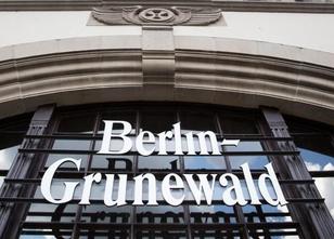 Am S-Bahnhof Grunewald ist am Donnerstagmorgen ein Feuer ausgebrochen. Züge... weiterlesen