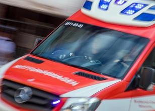 Beim Überqueren von Gleisen im Bahnhof Buchholz hat ein Schnellzug zwei Men... weiterlesen