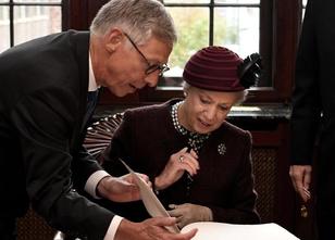 Die Schwester der dänischen Königin Margrethe, Prinzessin Benedikte zu Däne... weiterlesen