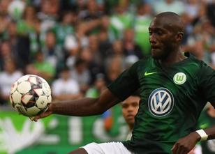 Trainer Bruno Labbadia vom VfL Wolfsburg hat seinen Kapitän Josuha Guilavog... weiterlesen