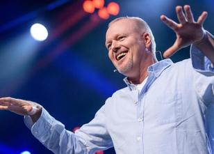 Stefan Raab (51) hat mit einer Live-Show in Köln ein Comeback als Entertain... weiterlesen